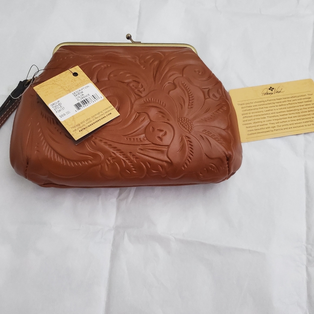 NWT Patricia Nash Leather Wristlet. - Picture 16 of 16